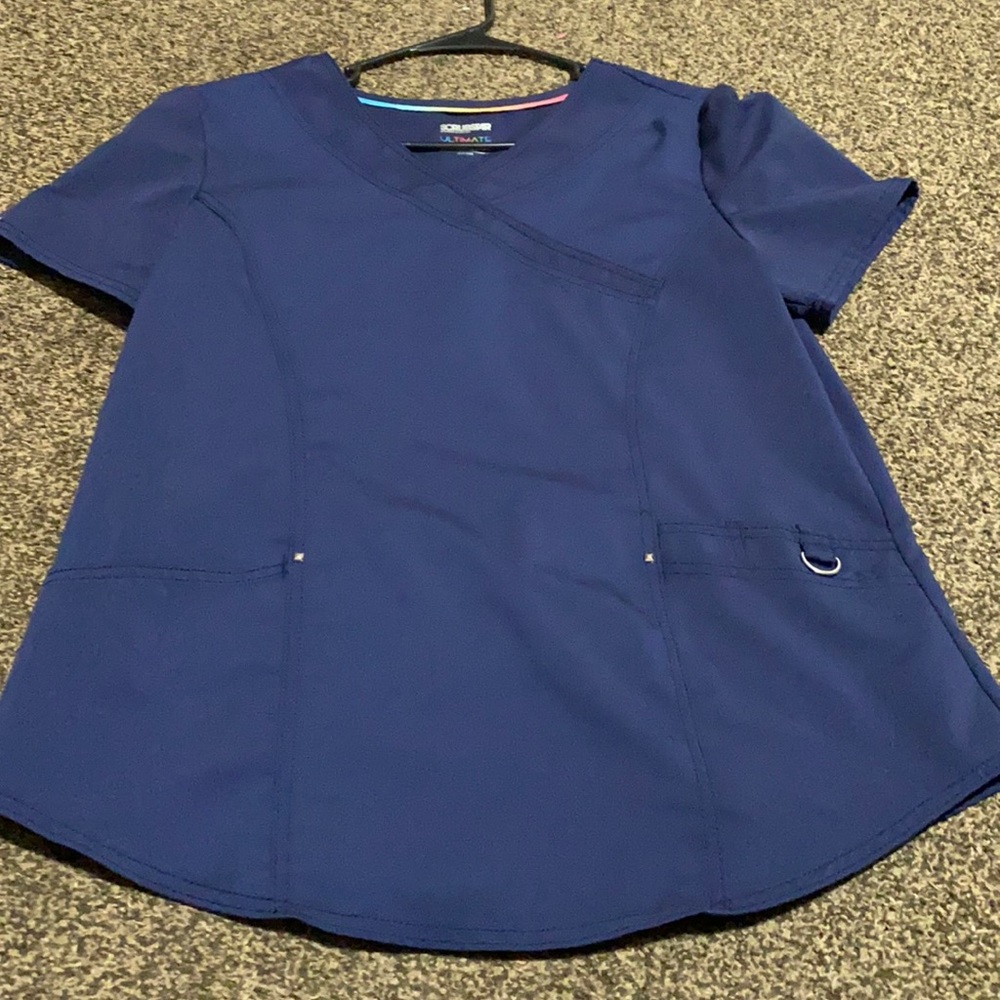 Scrub top